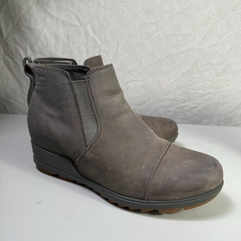 Sorel Evie Chelsea Boot Gray Leather Hidden Wedge Shoe NL3816 053 Wm Size 10.5